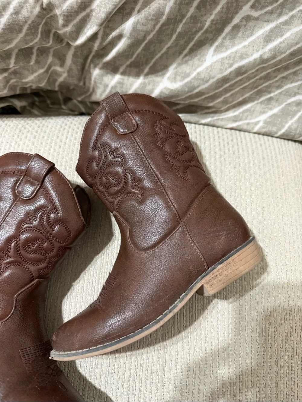 Cat & Jack stylish brown